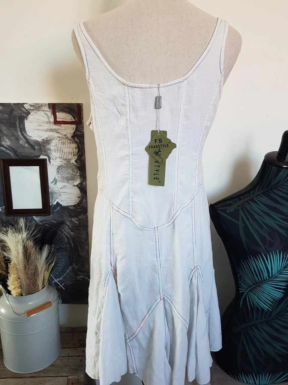 🌈 Nieuwe witte zomerjurk Franstyle, regenboognaden, Maat 42 ☁️ – photo 4